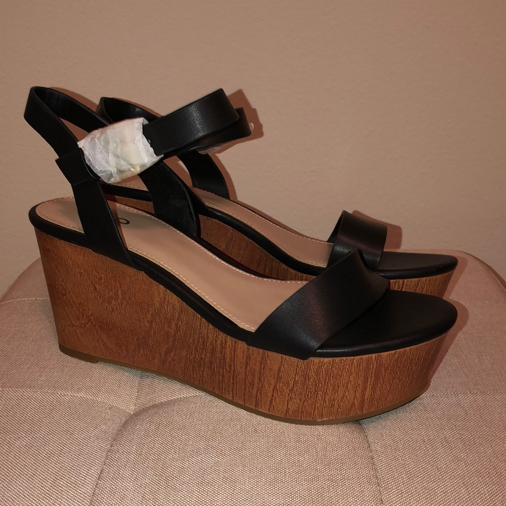 NWOT Aldo Black Strappy Platform Flatform Wedge Heels Sandals Women’s 8.0